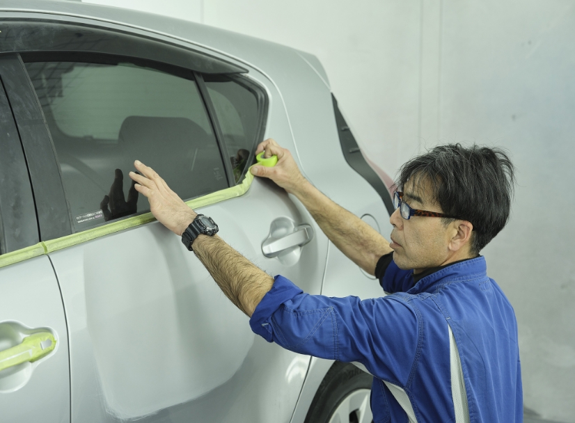 簡単なキズやヘコミや事故車で!プロの技術で安心の仕上がに!